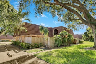 2111 21st Ln, Palm Beach Gardens, FL 33418
