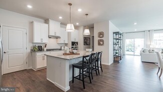 48 Quiet Creek Dr, Gettysburg, PA 17325