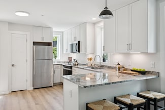 2 Cedar Ln Unit 2, Southport, ME 04576