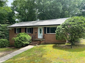 240 Byerly St, Mount Airy, NC 27030