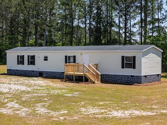 118 Eason Stalvey Rd, Hahira, GA 31632