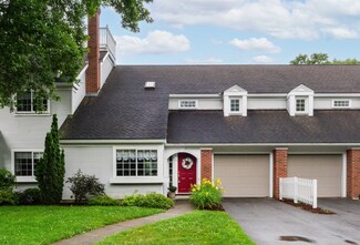 24 Oakbeach Dr, Burlington, VT 05401