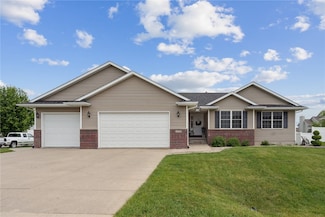 1450 Cedar River Dr, Palo, IA 52324