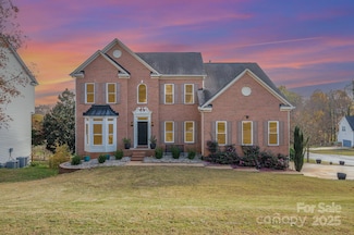 768 Knightswood Rd, Fort Mill, SC 29708