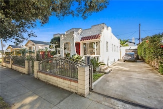 305 E 52nd St, Long Beach, CA 90805