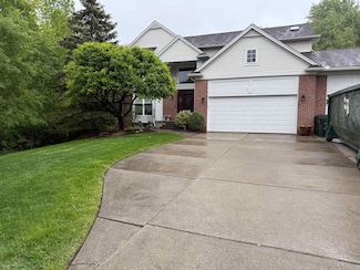 2801 Waldon Park Dr, Orion, MI 48359