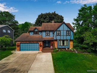 112 Creekview Dr, West Seneca, NY 14224
