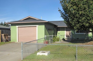 2549 Falcon St, White City, OR 97503