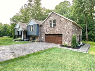 26339 Jersey Landing Rd, Godfrey, IL 62035