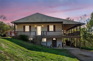 573 Shaffer Rd, Hookstown, PA 15050