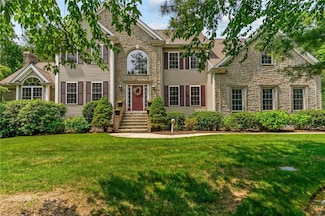 16 Leonard Dr, Harrisville, RI 02830