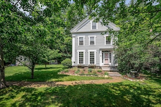 8 Main St, Brookline, NH 03033