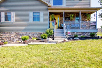 347 Oak Crest Dr, Stoystown, PA 15563