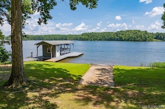 150 E Cove Dr, Macon, NC 27551
