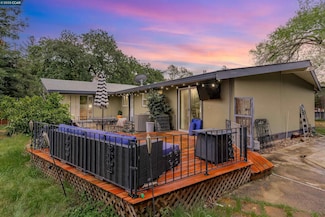 2087 Magnolia Way, Walnut Creek, CA 94595