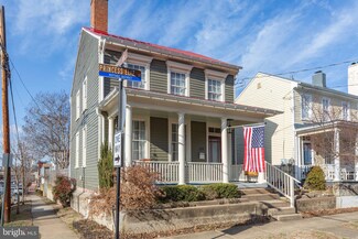 209 Princess Elizabeth St, Fredericksburg, VA 22401