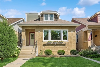 5811 N Napoleon Ave, Chicago, IL 60631