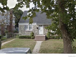 1047 N 7th St Unit Whole House, New Hyde Park, NY 11040