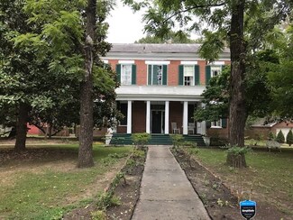 418 N Main St, Bolivar, TN 38008