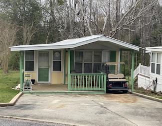 110 Whispering Pines Blvd, Georgetown, GA 39854