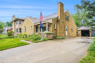 740 Halena St NE, Grand Rapids, MI 49505