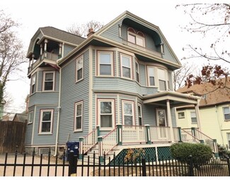 36 Kenwood St, Dorchester Center, MA 02124