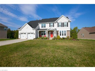 5527 Charleston Dr, Valley City, OH 44280