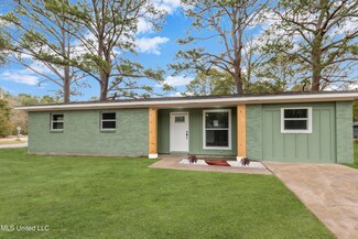 2518 Parkdale Cir, Gautier, MS 39553