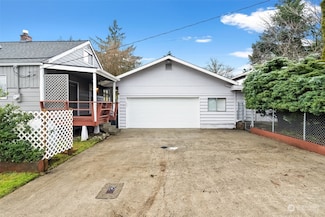 2516 NE 30th St, Bremerton, WA 98310