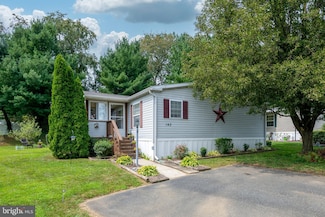 142 Greenbriar Cir, Lancaster, PA 17603