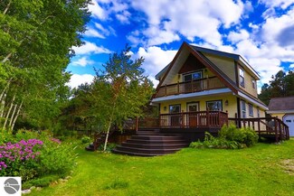 6772 N 9 Rd, Mesick, MI 49668