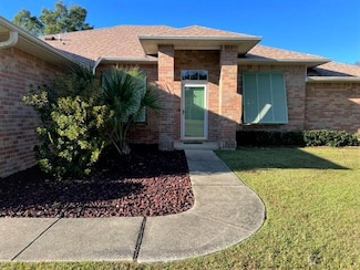 4906 Laurel Oak Dr, Milton, FL 32571