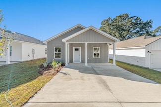 591 Brock Ave, Crestview, FL 32539
