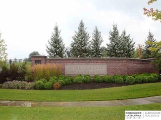 1722 S 129 Plaza Cir, Omaha, NE 68144