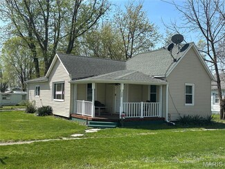 300 W 5th St, New London, MO 63459