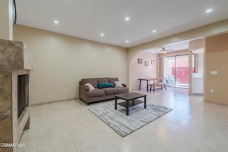 7211 Cozycroft Ave Unit 23, Winnetka, CA 91306