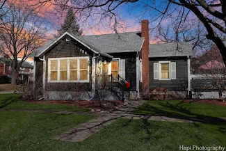 300 E Blackman St, Harvard, IL 60033