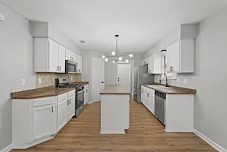 7215 Trogon Ln, Houston, TX 77083