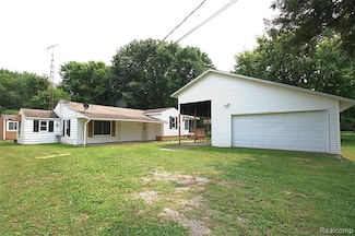 5964 Kader Dr, Flint, MI 48506