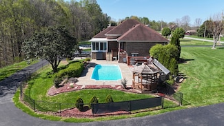 778 Fox Run Ln, Lafayette, TN 37083