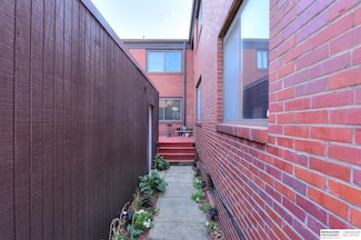 2011 Florence Mills Plaza, Omaha, NE 68110