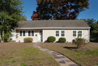 40 Larrabee St, East Hartford, CT 06108