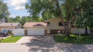 2396 Carlsbad Plaza, Woodbury, MN 55125