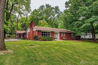 8 Kentwood Dr, Franklin, OH 45005