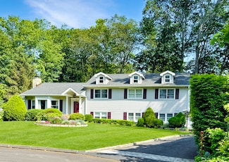 1 Robinson Dr, Stamford, CT 06905