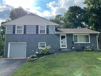 1463 Lillian Ln, Columbus, OH 43227