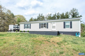 18 Shepherds Hill Rd, Stanardsville, VA 22973