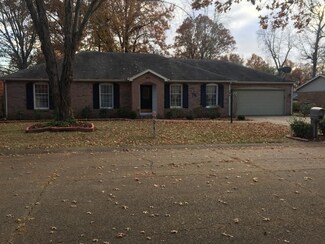 3931 Eastbrooke Dr, Evansville, IN 47711