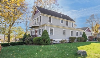 57 Ocean Ave, Warwick, RI 02889