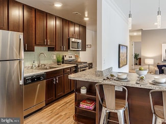 8130 Prescott Dr, Vienna, VA 22180